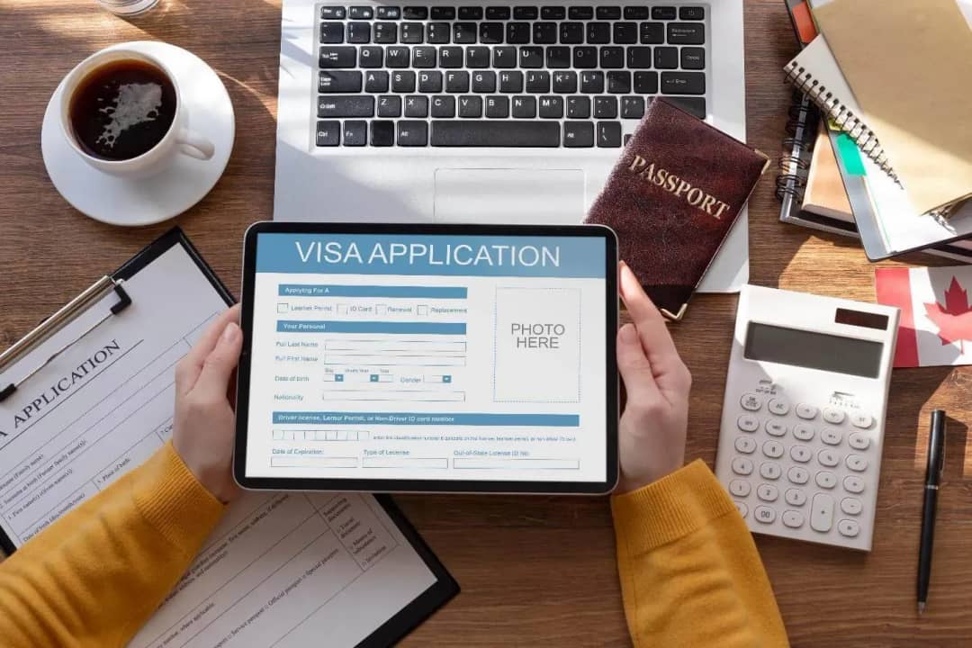 Traveler completing an Egypt eVisa application online before visiting Egypt