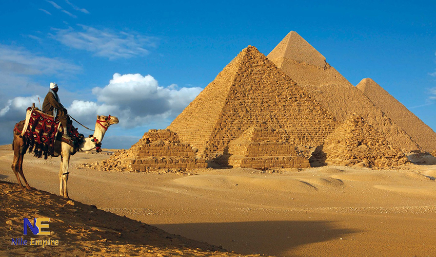 pyramids with camel 62