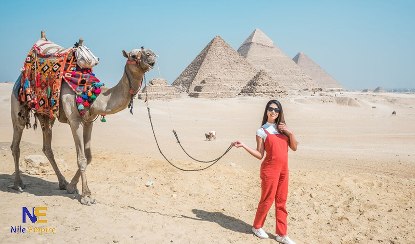riding camel pyramids tours